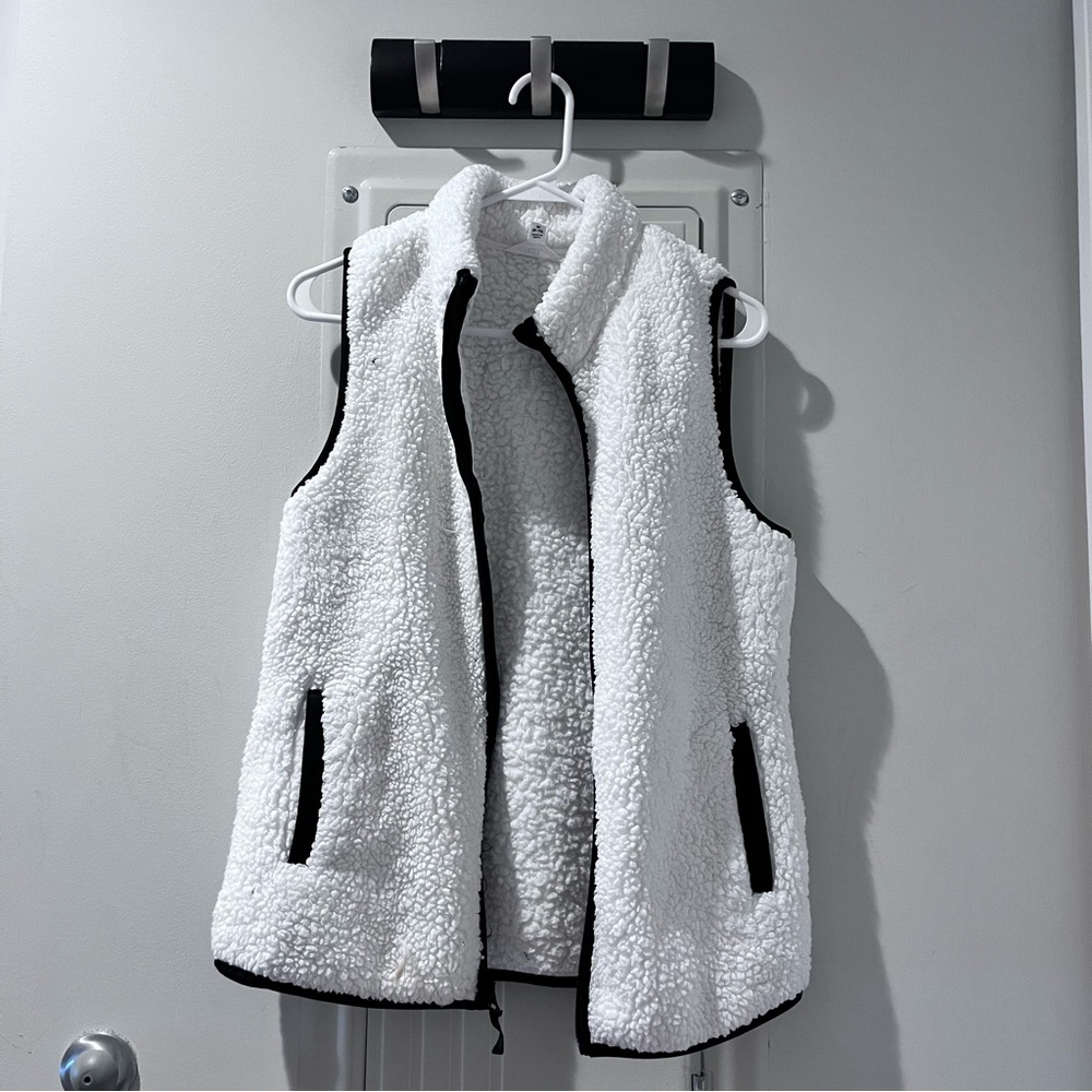 Like New - Time & True Sherpa Vest Size M